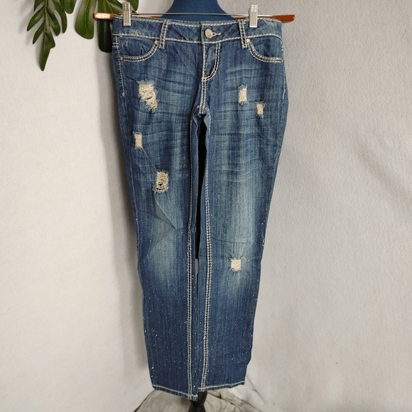 Almost Famous Splatter Distressed Jeans - Picture 2 of 7